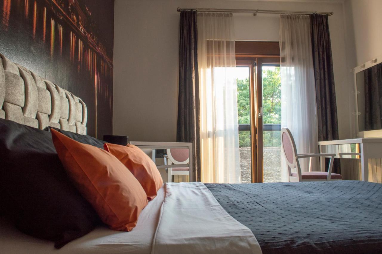 Bright Side Apartment Novi Sad Esterno foto